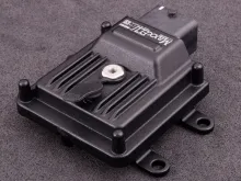  MaxxECU MINI unit with threaded MAP connection